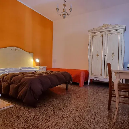 Piazza Politeama Apartment *